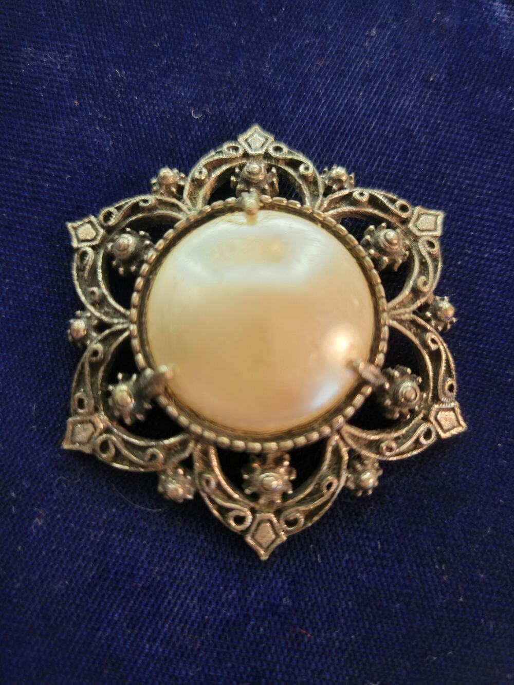 Copied - Vintage silver toned signed Florenza brooch with magnetic pin back
